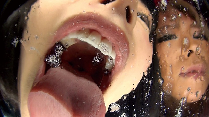 主観 タバコ美女 煙 ヤニベロ 痰唾ぶっかけ ドS淫語浴び手コキのサムネイル画像