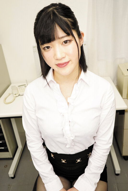 美脚痴女に淫語手コキされるM男のサムネイル画像