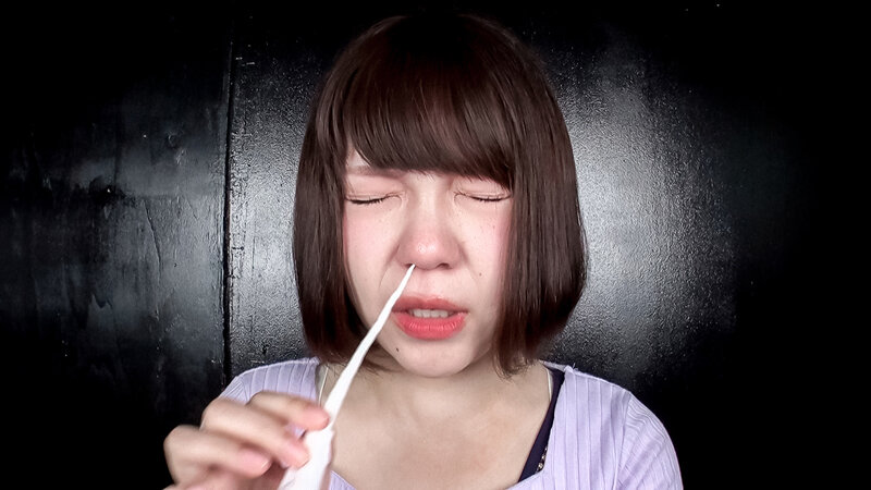 美鼻美女の多量粘度鼻水のサムネイル画像