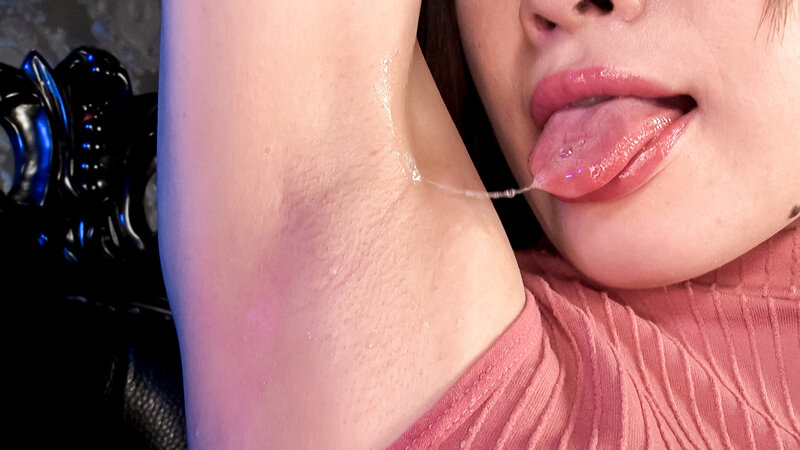 美女の腋視姦のサムネイル画像