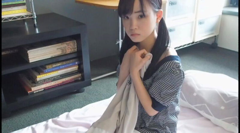 ちっちゃい紙オムツのララちゃん 家出少女がおねしょをして困るので、いろいろな紙おむつを履かせてお漏らしさせたよ 工藤ララのサムネイル画像