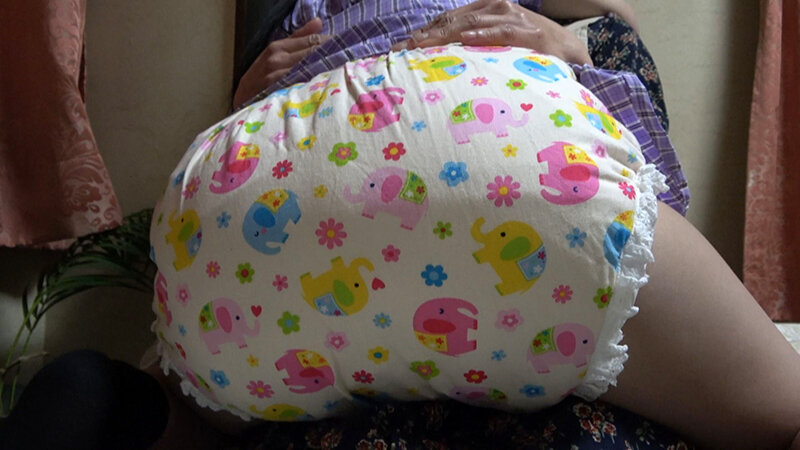 おねしょ少女と育て直しの縁側 奥菜みさきのサムネイル画像