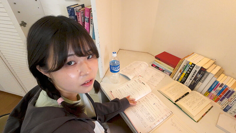 完全主観:お兄ちゃんが好きすぎる妹は感じるとすぐおむつの中身がぐしょぐしょになっちゃうの 綿矢好花のサムネイル画像