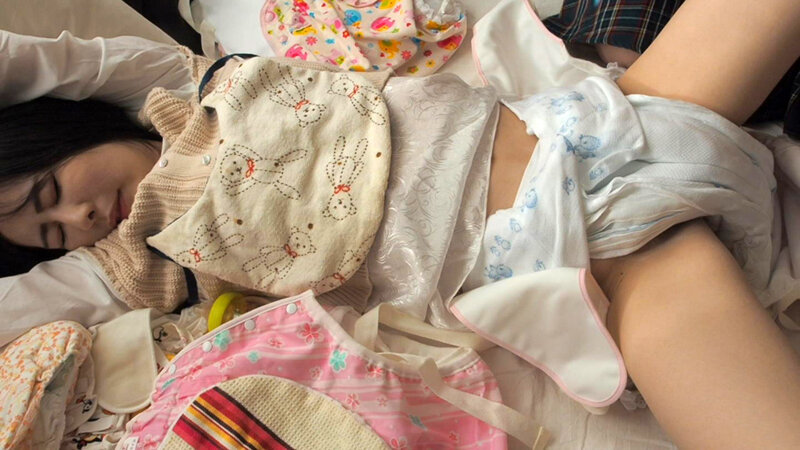 おむつで感じてしまう恥ずかしい少女達 おむつ倶楽部selectionのサムネイル画像