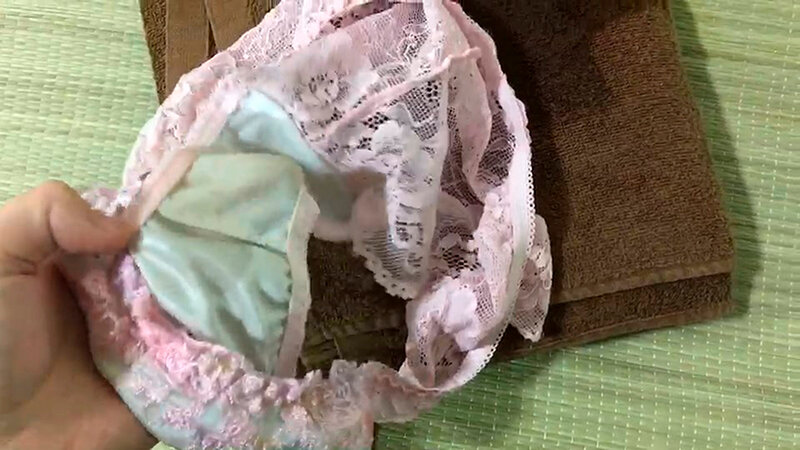 女の子が自分で撮った秘密のおもらし 前多まこのサムネイル画像