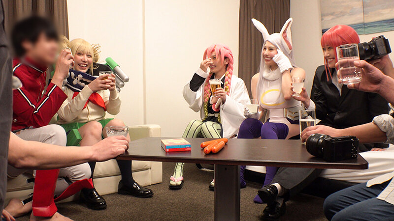 個撮特化 爆乳オフパコ撮影会 町田レンズのBLACK KAMEKO FILE.84 コスイベ終わりの巨乳OLレイヤーと打ち上げハメ撮り おっぱいだらけの生ハメ中出し乱交パーティーのサムネイル画像