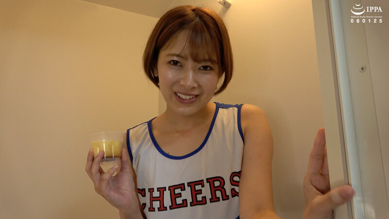 「【巨大女＆クラッシュフェチ】美女が足で踏みつぶして排水溝に流してくれるドSプレイ」ADOA-075豊岡さつきのサムネイル画像