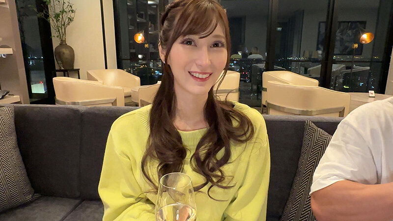 横浜セレブ妻 えり 31歳 東京から来たヤリチン男たちと浮気3P汗だく中出しハードSEXのサムネイル画像