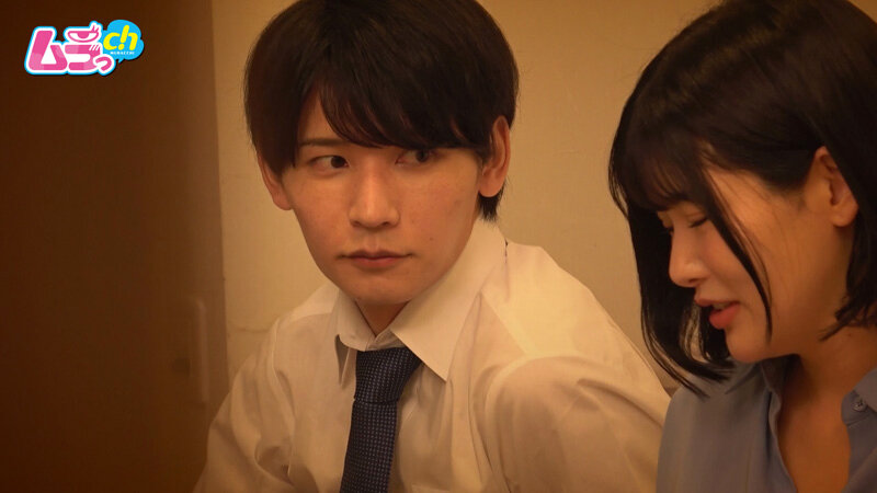 ニンゲン観察 同期男との浮気セックスで貧乳と浮気された自尊心を満たす、欲求不満すぎる爆乳女子のサムネイル画像