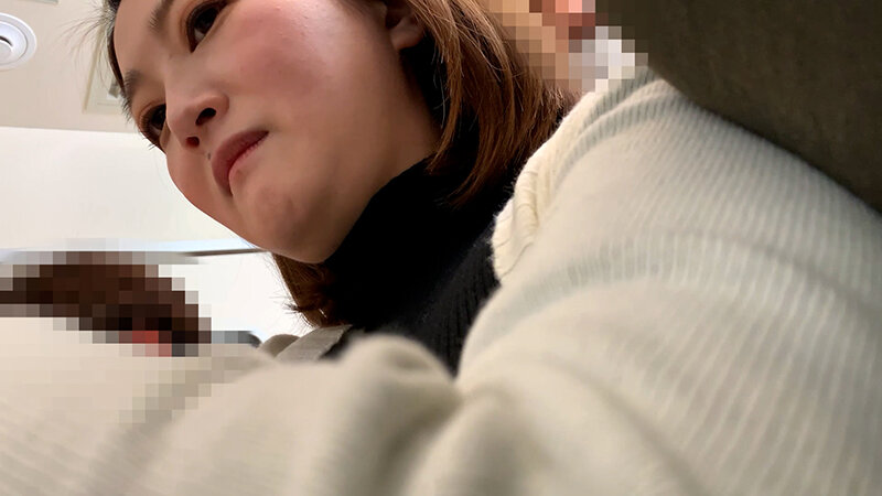 痴●電車＃054 美形・美巨乳な柔肌OLのサムネイル画像