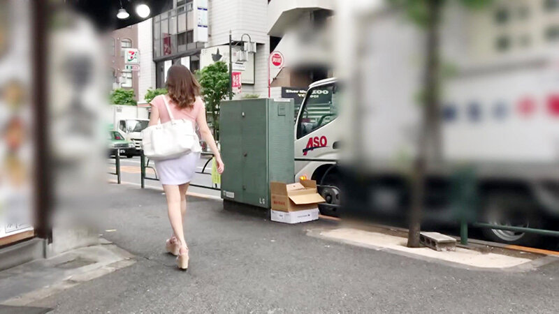 淫乱覚醒素人！老舗タピオカ店から出てきた女の子をナンパしてNEWタピオカ飲ませてHYPER SEX！！のサムネイル画像