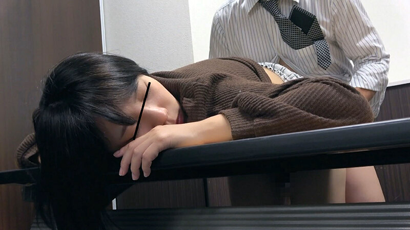 トー×地雷女子を騙してアへ顔不同意性交 5名 ＃01のサムネイル画像