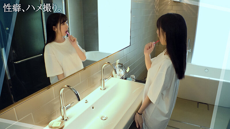 【黄金比エロボディ癒し系美女】清楚なのに変態プレイ好き！笑顔もフェラ顔もイキ顔も全部シコい！エッチで美乳な女子大生と朝までずっとイチャラブハメ撮り！！連射＆中出し＆男潮…生々しい一夜の記録を完全REC！！【性癖、ハメ撮り】【ひかる】 宮西ひかるのサムネイル画像