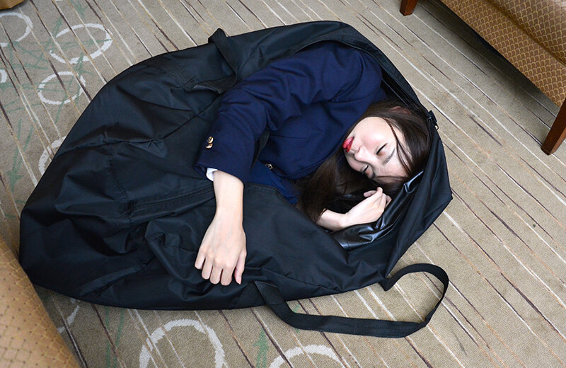 【貧乳・微乳女子校生4人組】ストーキング拉致られ中出し・睡眠姦・盗撮・逆さ撮り・大容量データ250分超映像収録のサムネイル画像