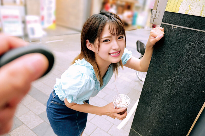 素人美少女とリモコンバイブお散歩「もう我慢できません…//」人混みの中ビクビク震えてイキまくってしまう女子たち！人生初の羞恥プレイでまさかのエロスイッチオン！みつきさんゆらさんのサムネイル画像