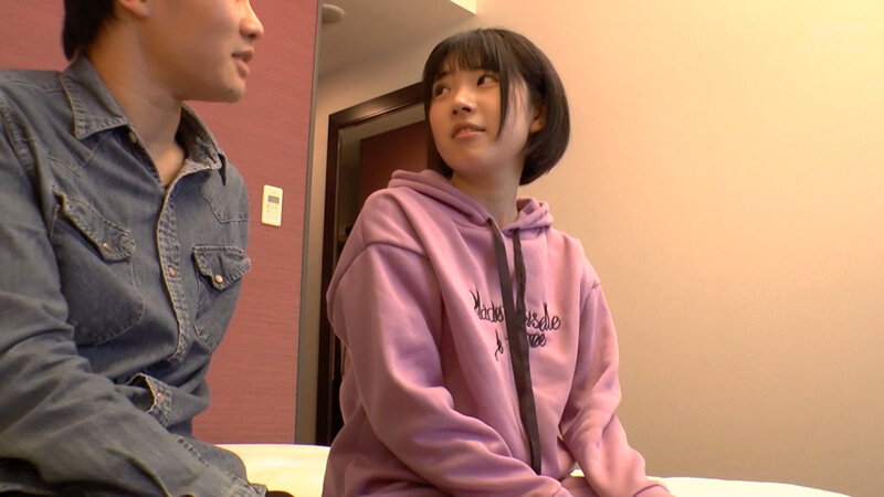 低身長146cmパイパン美少女おじさんチ○ポでドM覚醒 引っ込み思案で引きこもり…【個人撮影】ちっぱい・喘ぎ声◎・中出し ひかる 皆月ひかるのサムネイル画像