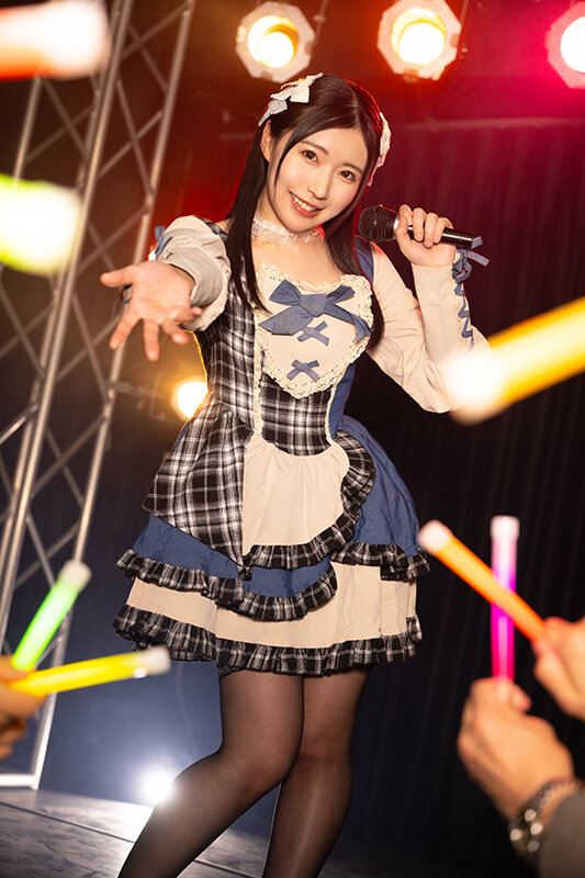 裏切られた気持ち キモヲタファンに肉便器にされた清楚系人気アイドル 皆月ひかるのサムネイル画像