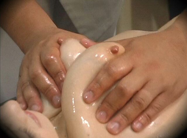 東南アジア式乳もみマッサージのサムネイル画像