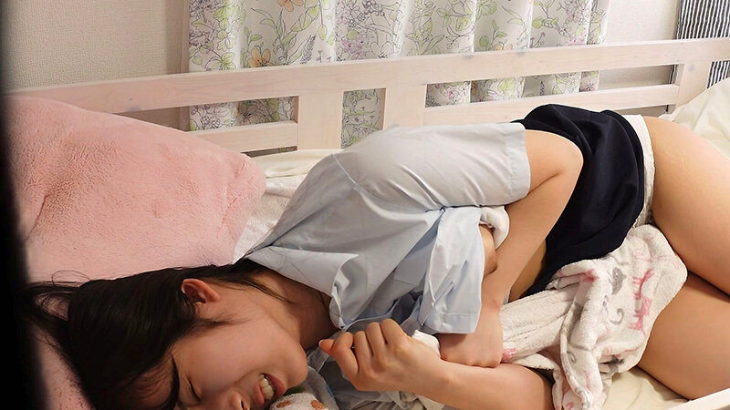 女子学園寮オナニー盗撮 美乳女子〇生のサムネイル画像