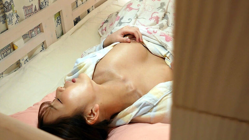 有名私大の女子寮を覗き見る 無防備オナニーの一部始終 ＃3のサムネイル画像