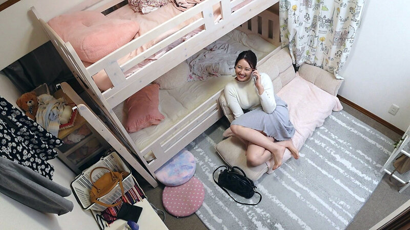 有名私大の女子寮を覗き見る 無防備オナニーの一部始終 ＃4のサムネイル画像
