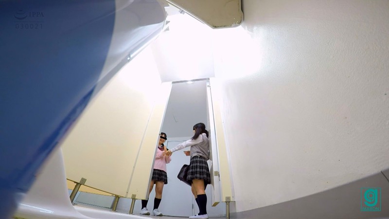 学校トイレ ディルドシェアオナニー2 ～恥じらい忘れてイキ合いっ子～のサムネイル画像