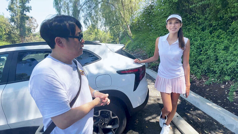ロスのゴルフ場でナンパした10頭身モデル美女と5頭身おじさんがまさかの中出しセックス！？アリア（25）のサムネイル画像