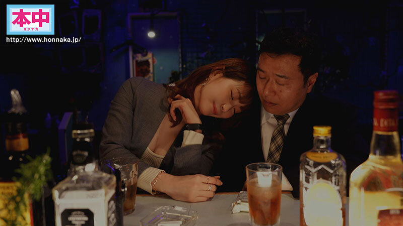 キミは私に堕とされたい 既婚者男性と知るとゼッタイに不倫中出しで沼らせてくる美人社員 美谷朱里のサムネイル画像