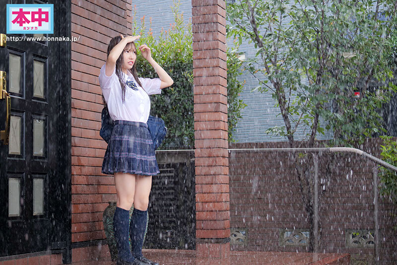 濡れ透けJ●が自宅の軒先で勝手に雨宿りしてたので中出しレ×プ 鈴の家りんのサムネイル画像