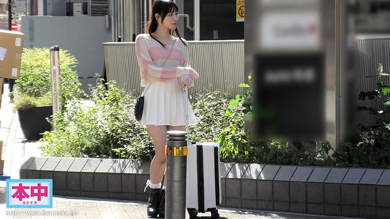 AV男優とのHを夢見てる田舎から上京1日目 22歳の普通の女の子 中出しAVデビュー 瀬下るい（仮）のサムネイル画像