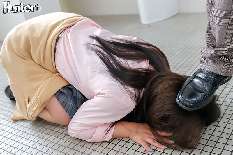ボッチがビッチに下剋上 言いなりスプレーでムカつく女子たちを完全支配！のサムネイル画像