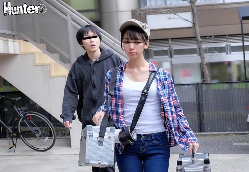 超絶可愛くて気の弱いボーイッシュ新人ADをAV現場の常識と偽ってとにかくセクハラしまくって最後にはヤル！のサムネイル画像