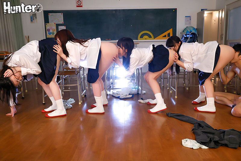 男はボク1人の学校の大掃除は超パンチラ天国！見渡せば視界に広がる無限パンチラに大興奮！去年まで女子校だった学校に編入したら男はボク1人！のサムネイル画像