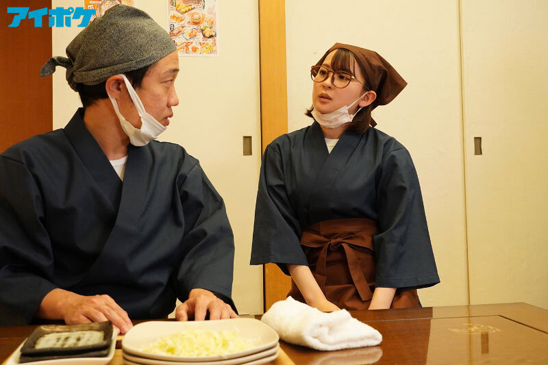 バイト場の口うるさくて大嫌いな先輩オタク女子を脱がしたら… ぷるんぷるん巨乳おっぱいボディで、僕は理性をなくし雪崩れ込むようにむしゃぶり突いた… 梓ヒカリのサムネイル画像