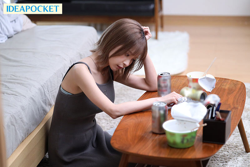 墓まで持っていく僕とかなちゃん二人だけの秘密 親友彼女の無防備すっぴん姿が可愛すぎて 衝動的に寝取ってしまった例の夜 桃乃木かなのサムネイル画像