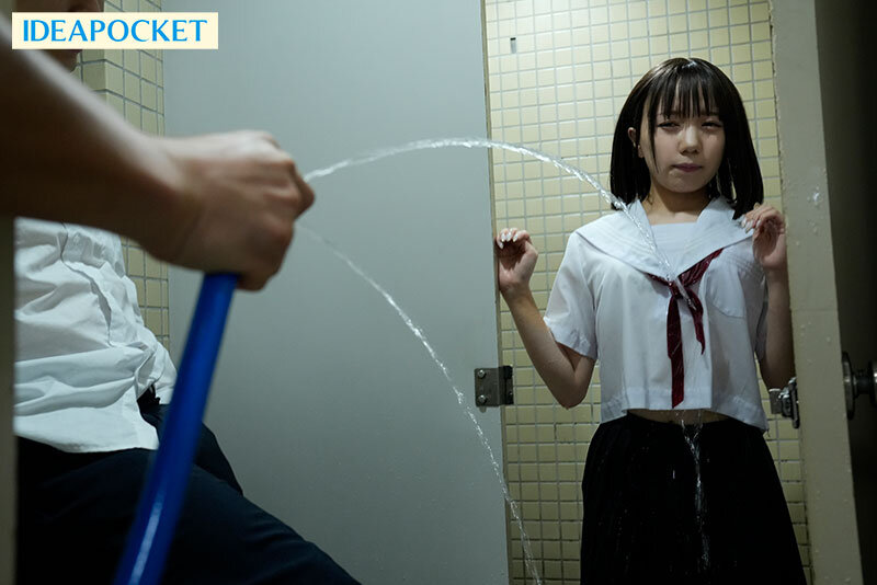 ロリ美少女輪● クラスメイト全員に嫌われ廻された小さないじめられっこ。 日向由奈のサムネイル画像