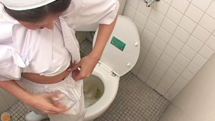 トイレ排泄盗撮スパイカメラ映像ベスト4時間73人のサムネイル画像