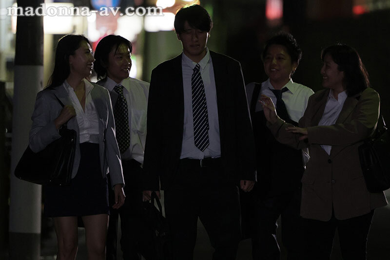 会社のアラフォー女上司に《終電後》に持ち帰りされて、搾精され続けた週末―。 佐田茉莉子のサムネイル画像