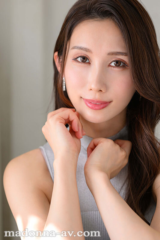 上品…、清楚…、《淫ら》に豹変。 京香栞 38歳 AV DEBUTのサムネイル画像