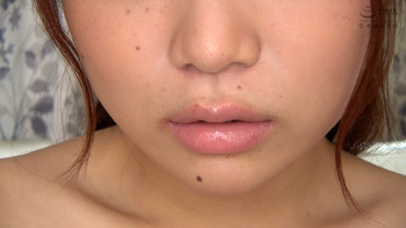 素人娘の全裸図鑑34 今時の女の子11名が恥らいながら脱衣していく様子をじっくり撮影した、変態紳士のためのヘアヌードコレクションのサムネイル画像