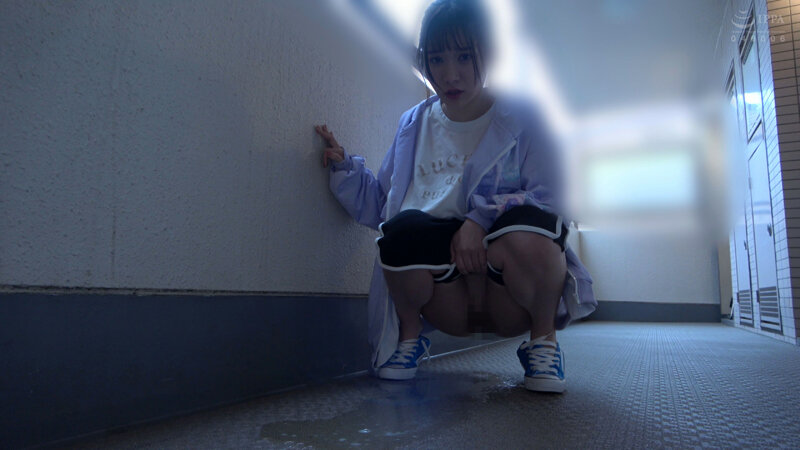どこでもおしっこ！素人娘の大放尿25人 スロー再生でじっくり鑑賞できるマニア向け映像10のサムネイル画像
