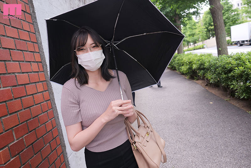 練馬の真面目な事務職 OL さん。脱いだら凄い地味メガネ巨乳。推定 H カップ。経験人数 3 人。オナニーしない。 もちろん SEX は彼氏だけ。 都合の良いオンナが、ぶるぶるガン突かれ、絶倫チ○ポでイキ狂いデビュー。 さきさん。のサムネイル画像