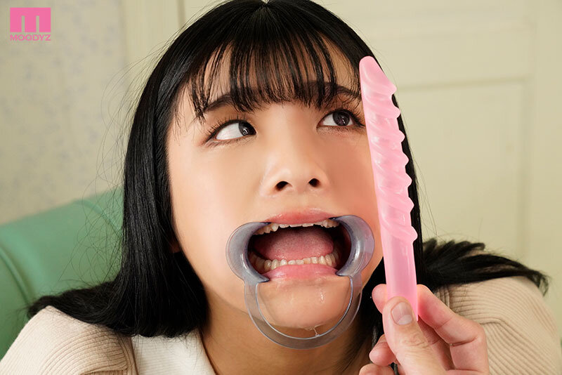清楚の皮をかぶった隠れド変態ちゃん 本当のわたしグッチャグチャ喉ボコデビュー！ 海野いくらのサムネイル画像