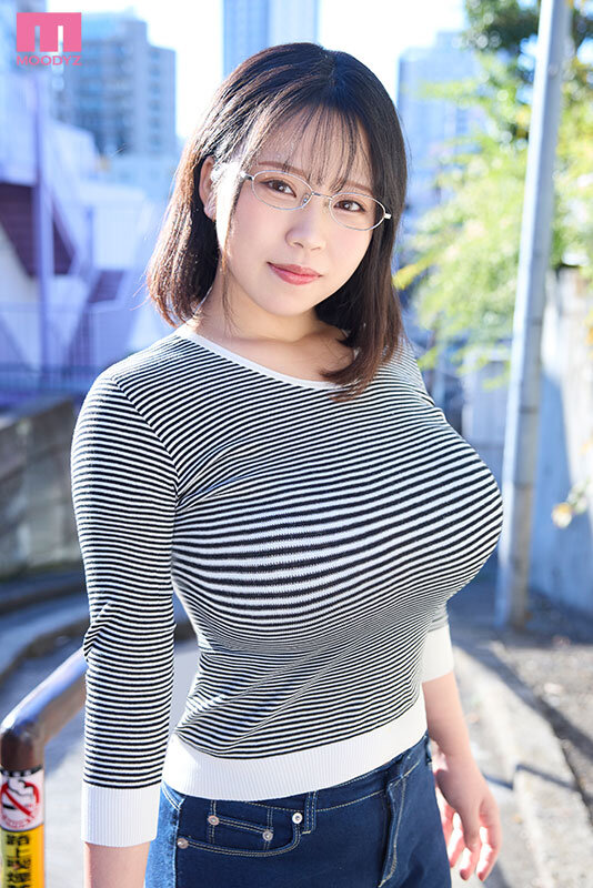 田舎の不動産事務員地味メガネ巨乳デビュー。真面目そうで超絶変態巨チンぶっ込み足ピン噴水失禁アクメのサムネイル画像