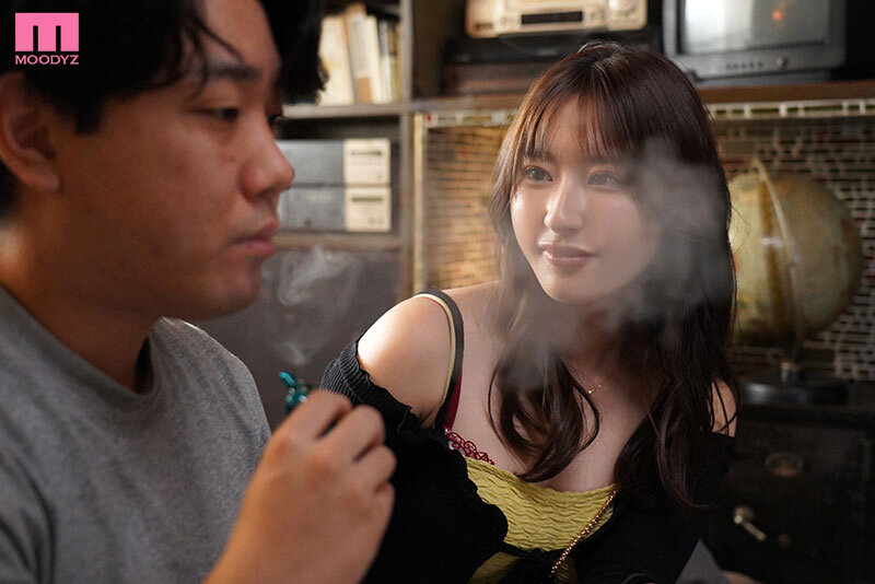 「媚薬使っていきなり白目剥いちゃうかもしれないの、恥ずかしいからさ…」 私と媚薬エッチしない？ 東京で彼氏ができたという幼馴染が田舎に帰省中にボクを実験台に媚薬SEXを試してきました… 一ノ瀬あおいのサムネイル画像