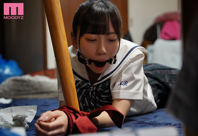 「みあちゃんに彼氏が出来たなんて…」 10年分の片思いが爆発する隣人の異常性欲オヤジが媚薬でキメセク監禁 ゴミ部屋で汗だく失禁いいなり同棲させられた3日間 七沢みあのサムネイル画像