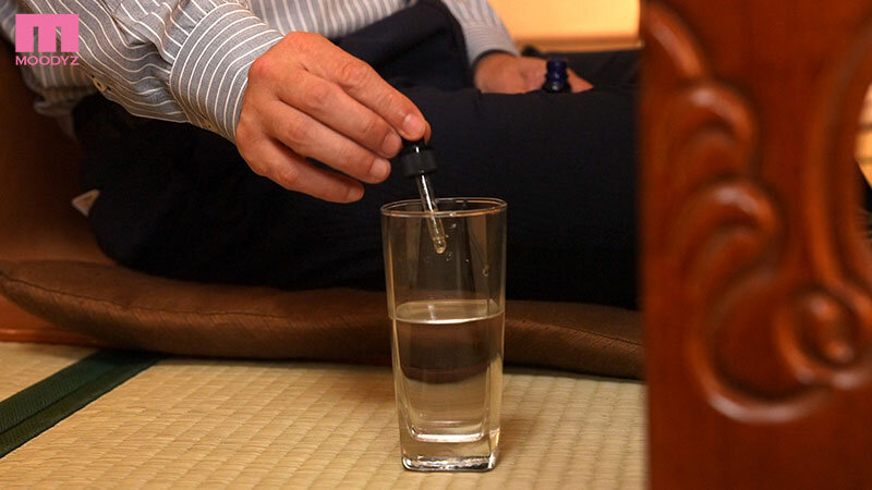 前戯好き変態教授とまさかの相部屋で何度も何度も舐め堕ちさせられクンニ沼に溺れた私… ゼミ合宿NTR21発中出し 三崎ななのサムネイル画像