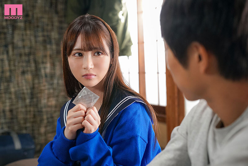両親が旅行で不在中に幼馴染がやってきて「初めて彼氏ができたんだけど一回だけセックスの練習してくれない？」と コンドーム一個持ってきてお願いされた。一回だけと言ってたハズがチ○ポの快感に目覚めすぎてゴム無しで三日三晩中出しセックスしまくった 小野六花のサムネイル画像