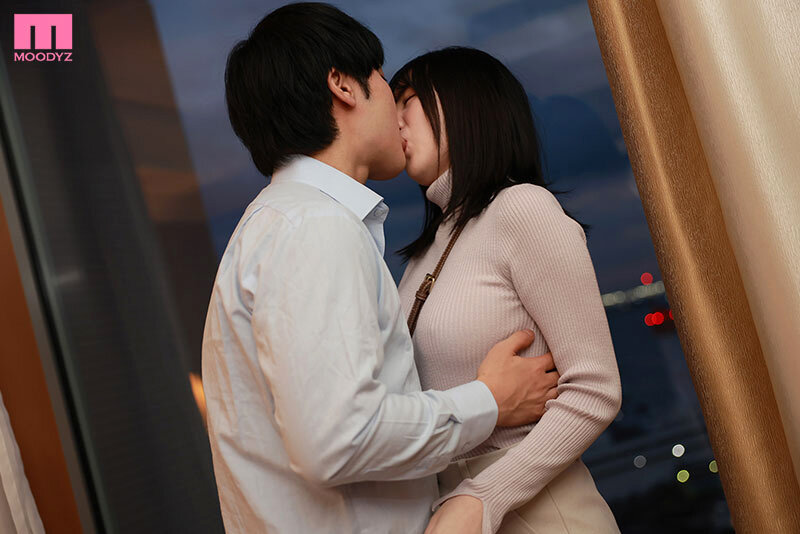 初めてのノーブラ ドッキドキちくぽっちデート 羞恥と興奮で何度もイっちゃう濃厚3セックス 堀田真央のサムネイル画像