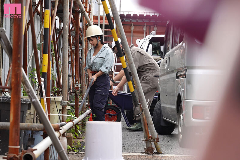 新人 脱いだら凄いッ！強さと美しさの絶妙なバランス褐色ワイルドボディガテン女子AVデビュー！！ 満島アンナのサムネイル画像